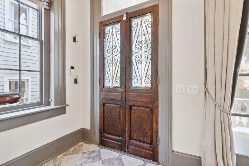 30 Montagu St, Charleston, SC 29401