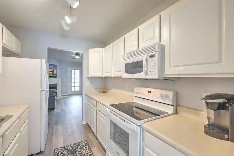 8029 Vermont Rd, North Charleston, SC 29418