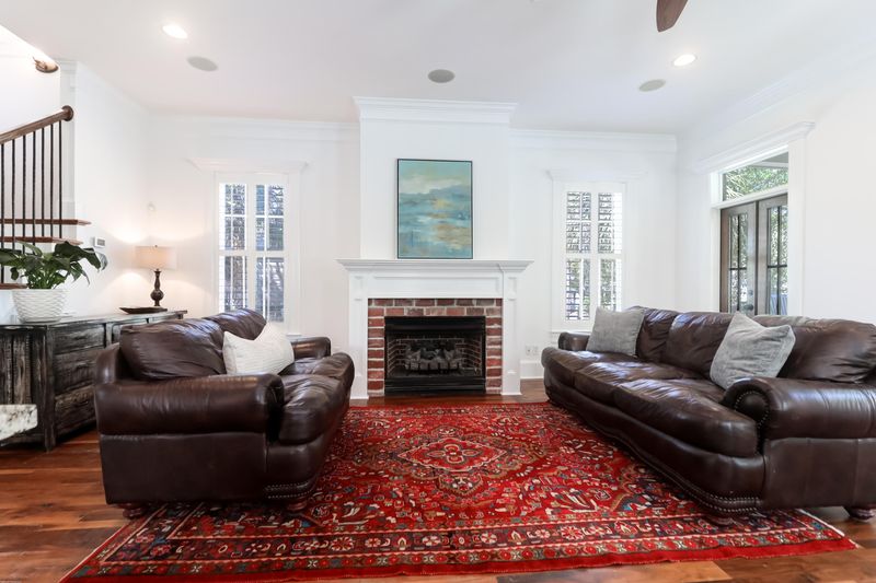 560 Galera Ln, Mount Pleasant, SC 29464