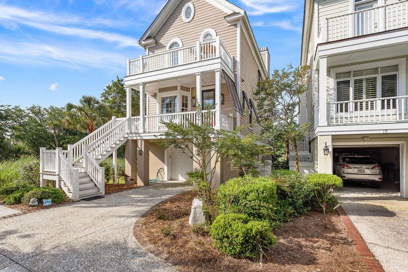 20 Commons Ct, Isle Of Palms, SC 29451