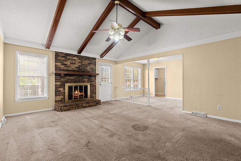 211 Miami St, Ladson, SC 29456