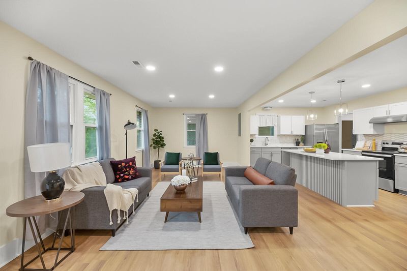 159 Carolina Dr, Saint Stephen, SC 29479