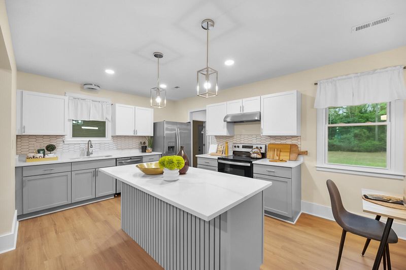 159 Carolina Dr, Saint Stephen, SC 29479