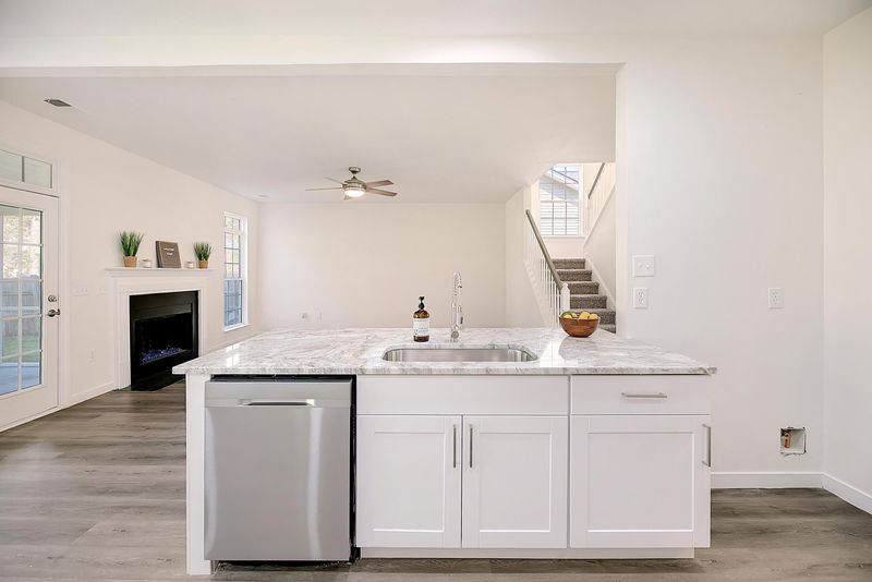 9432 Harroway Rd, Summerville, SC 29485
