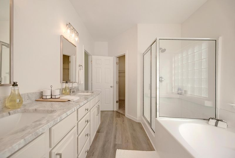 9432 Harroway Rd, Summerville, SC 29485