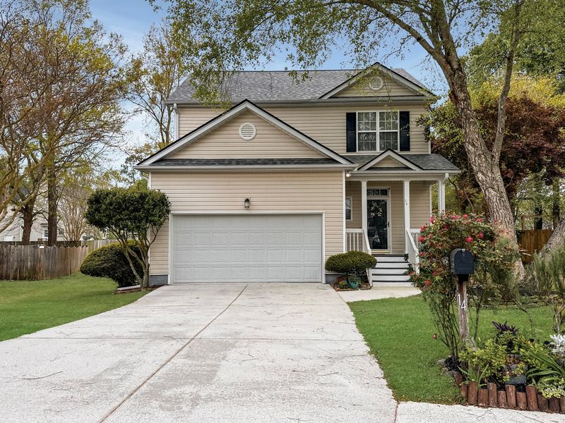 14 Stender Ct, Hanahan, SC 29410