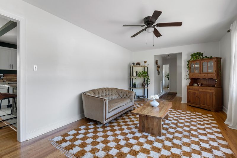 5884 N Rhett Ave, Hanahan, SC 29410