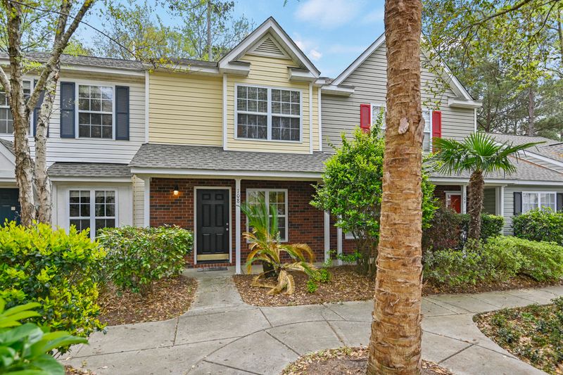 108 Taylor Cir, Goose Creek, SC 29445