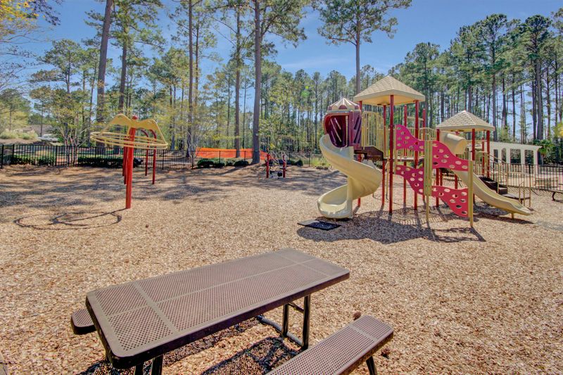 8756 Pitchfork Ln, Summerville, SC 29485