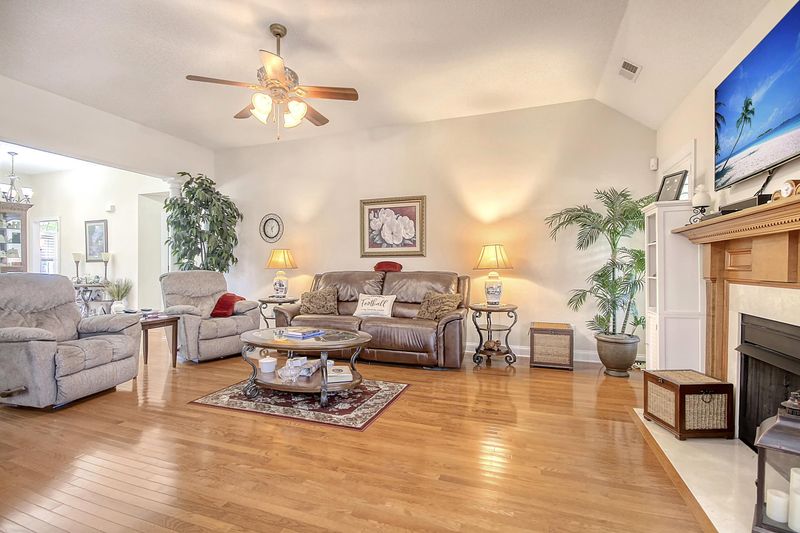 147 Welchman Ave, Goose Creek, SC 29445