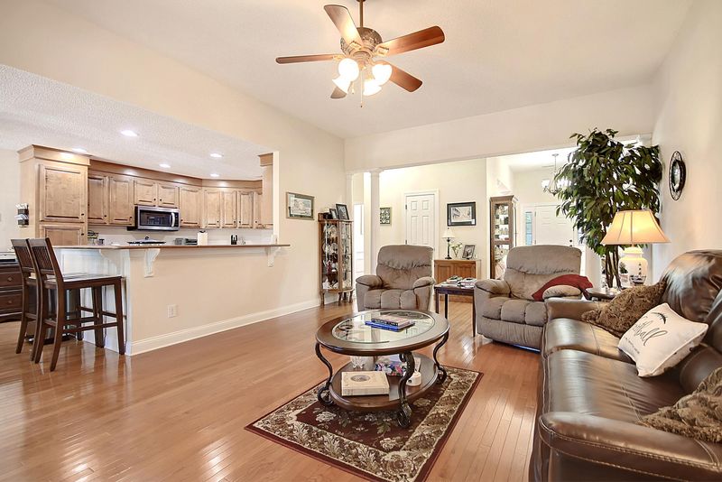 147 Welchman Ave, Goose Creek, SC 29445