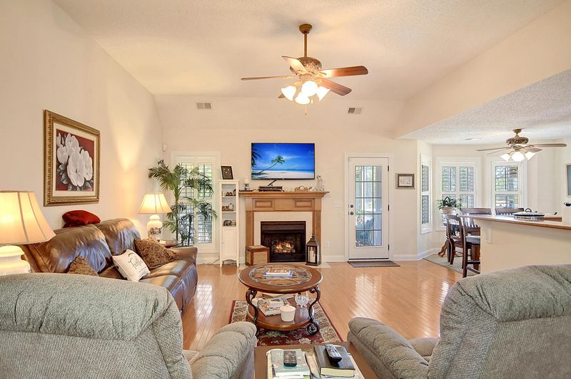 147 Welchman Ave, Goose Creek, SC 29445