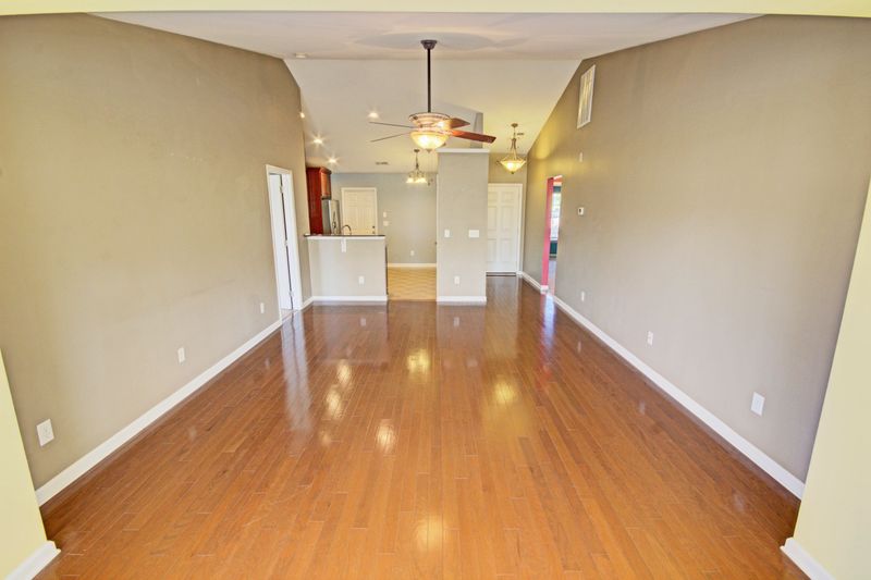 477 Dolphin Dr, Summerville, SC 29485