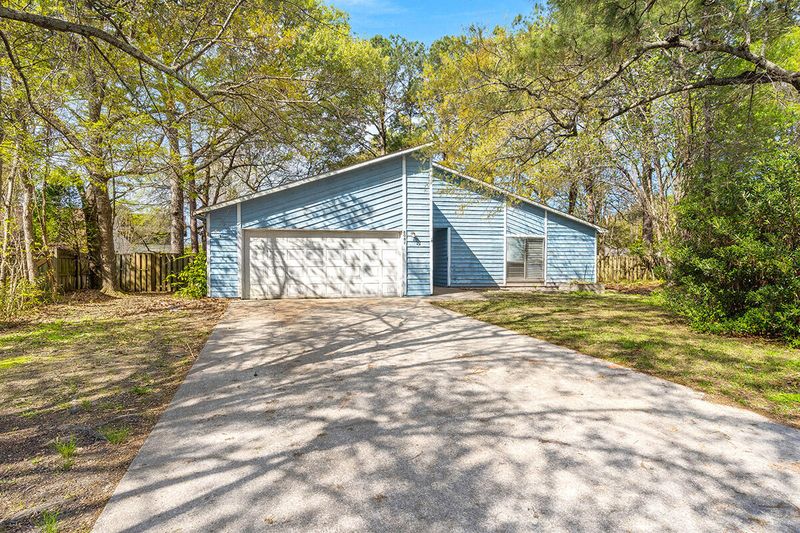 8081 Eberly Ave, North Charleston, SC 29420