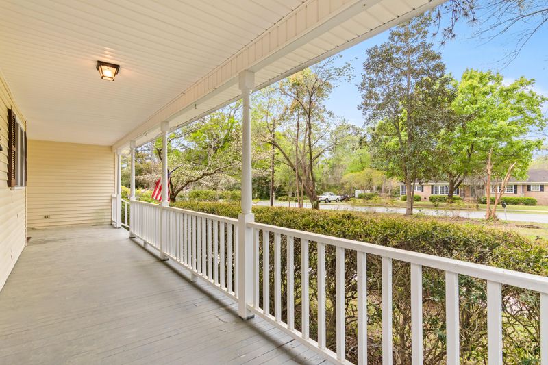 111 W 3rd S St, Summerville, SC 29483