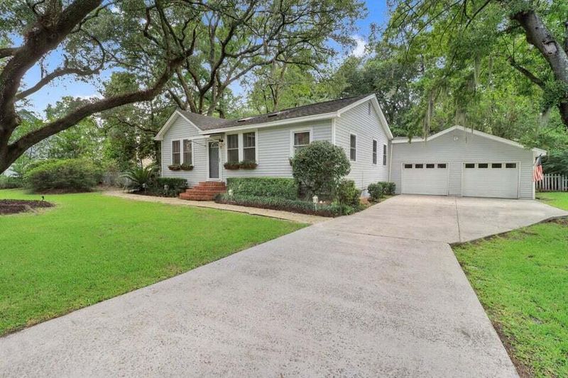 5 Oak Forest Dr, Charleston, SC 29407