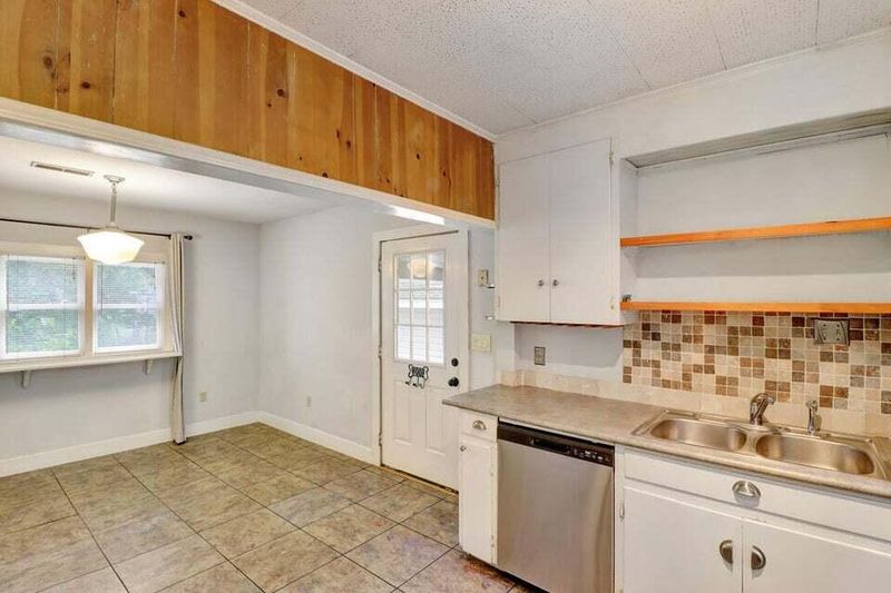 5 Oak Forest Dr, Charleston, SC 29407
