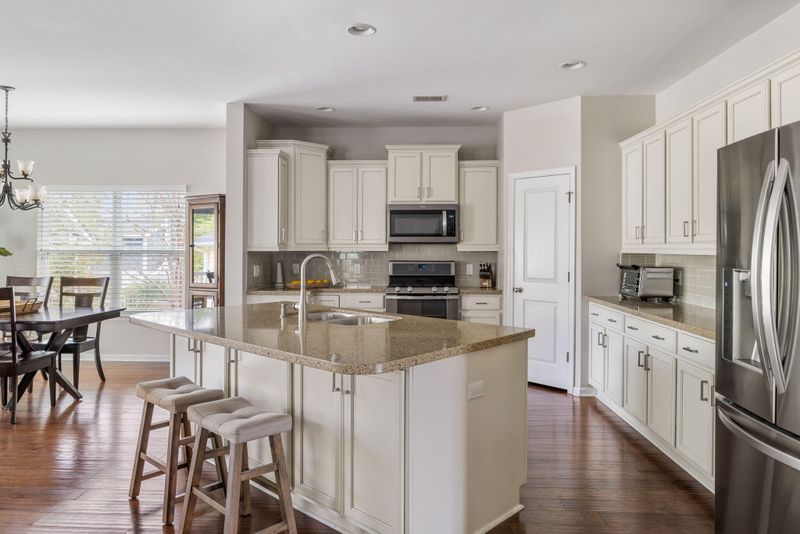 4915 W Liberty Park Cir, North Charleston, SC 29405