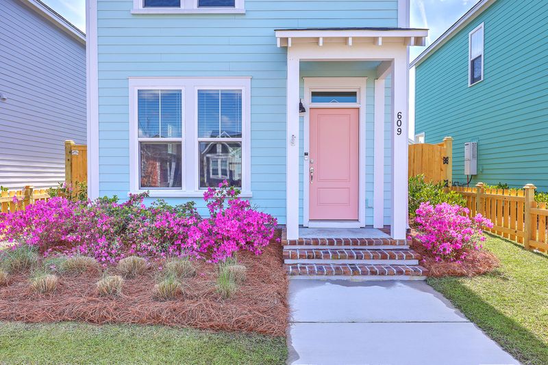609 Blueway Ave, Summerville, SC 29486