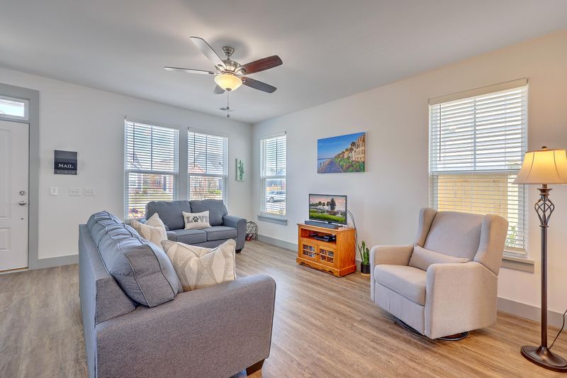 609 Blueway Ave, Summerville, SC 29486