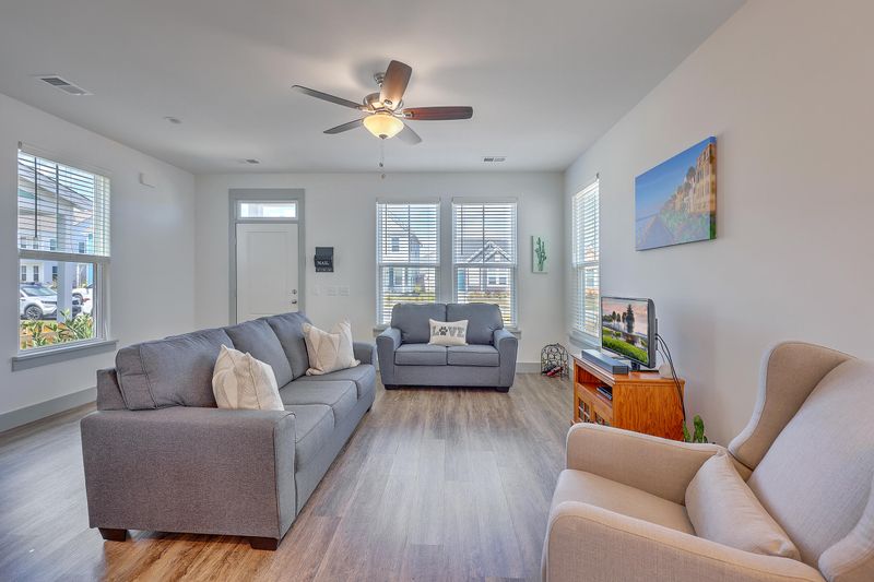 609 Blueway Ave, Summerville, SC 29486