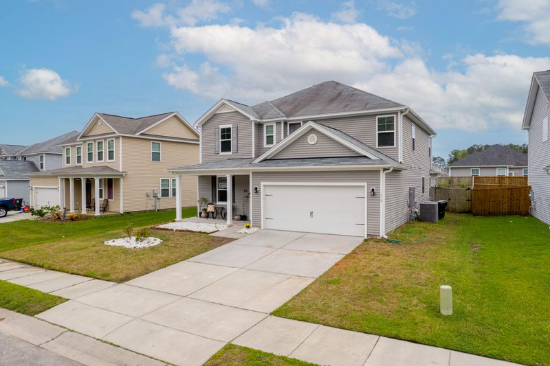 518 Man O War Ln, Moncks Corner, SC 29461