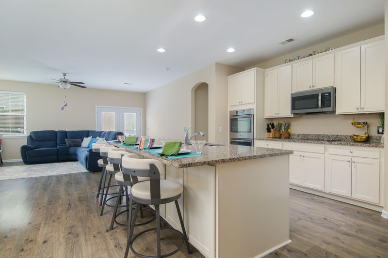 518 Man O War Ln, Moncks Corner, SC 29461