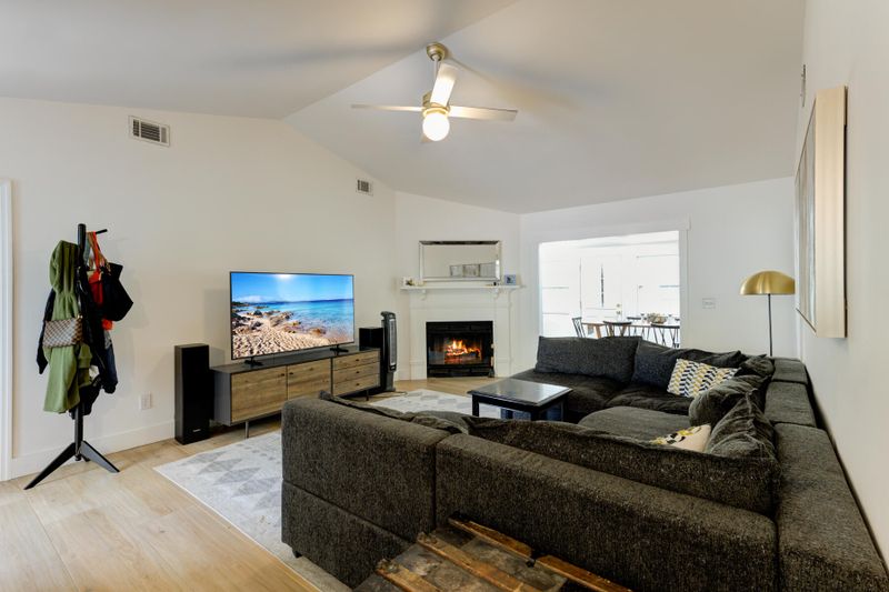 1541 E Crossing Ln, Mount Pleasant, SC 29466