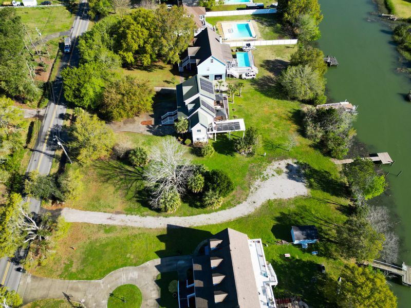 1688 Old Military Rd, Charleston, SC 29412