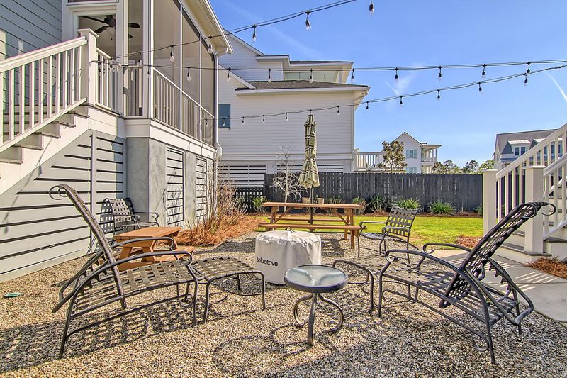 2581 Daniel Island Dr, Charleston, SC 29492