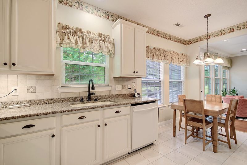 107 Chedburg Dr, Goose Creek, SC 29445