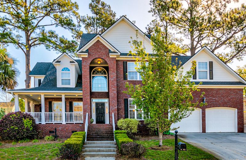 5044 Spaniel Dr, North Charleston, SC 29405