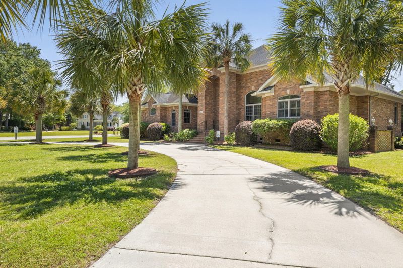 4201 Sawgrass Dr, North Charleston, SC 29420