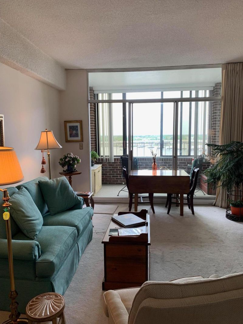 14 Lockwood Dr #10k, Charleston, SC 29401