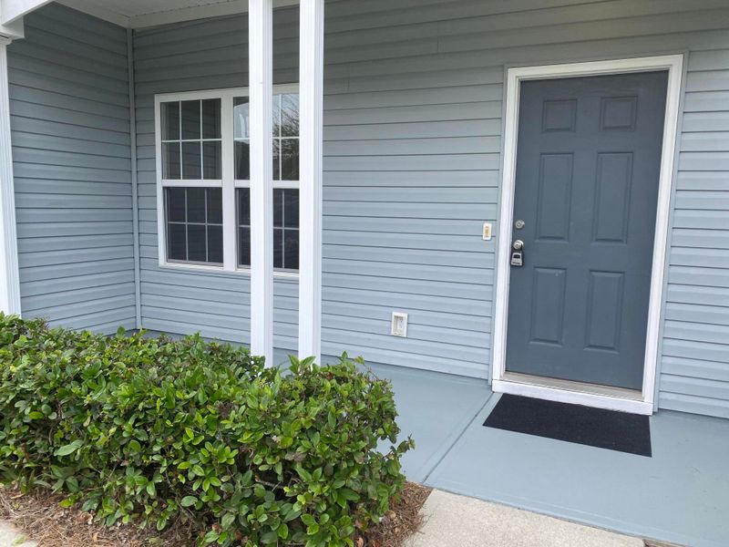 1283 River Rock Rd, Hanahan, SC 29410
