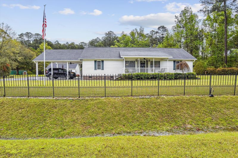 130 Peachtree Dr, Summerville, SC 29483
