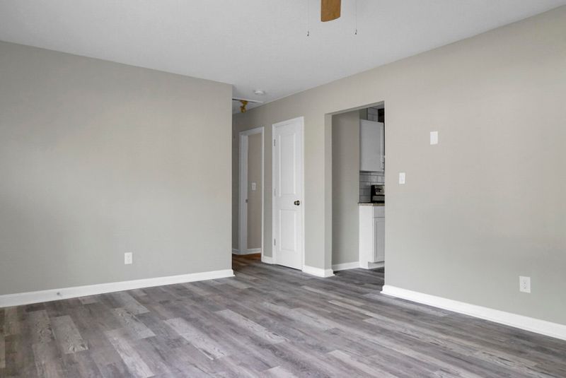 121 Blossom St, Goose Creek, SC 29445