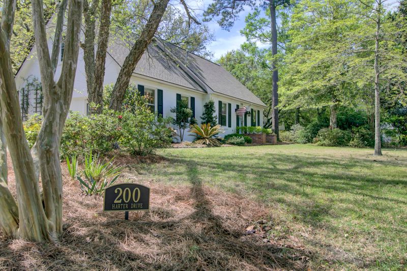 200 Harter Dr, Summerville, SC 29485