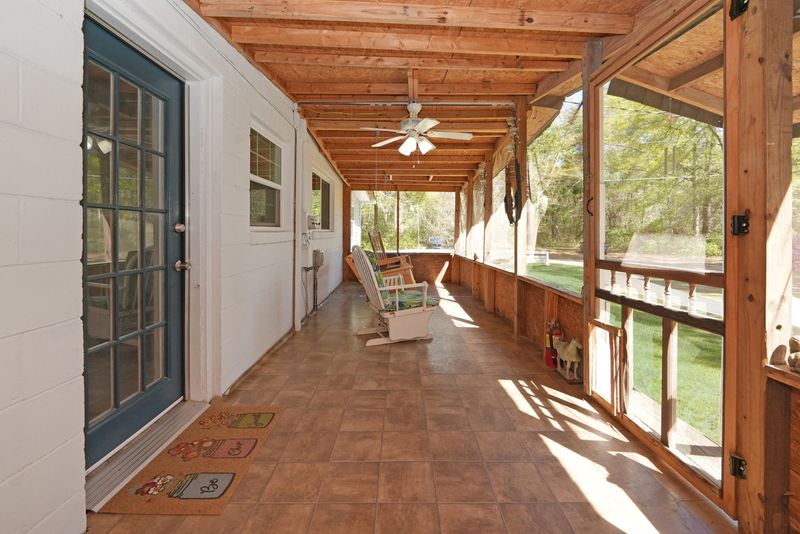 813 S And S Campground Ln, Cross, SC 29436