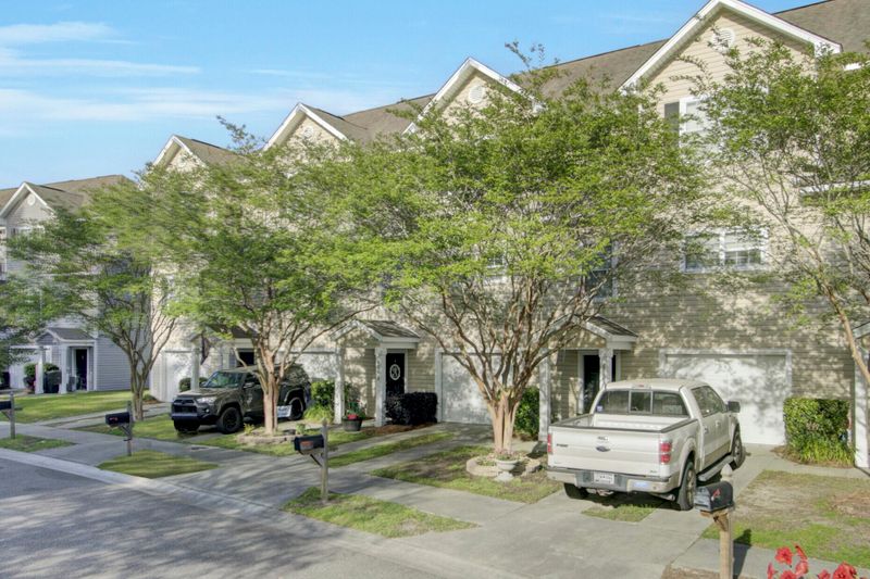 4166 Perrine St, Charleston, SC 29414