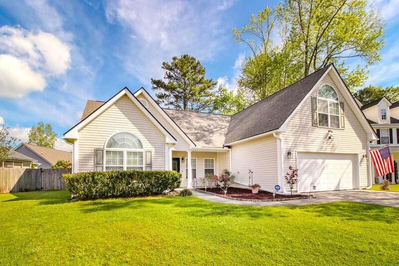 204 Old Market Ct, Moncks Corner, SC 29461