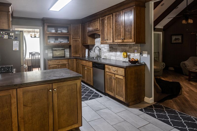215 Nantucket Dr, Summerville, SC 29485