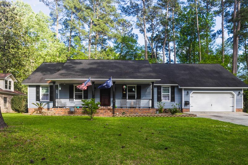 215 Nantucket Dr, Summerville, SC 29485