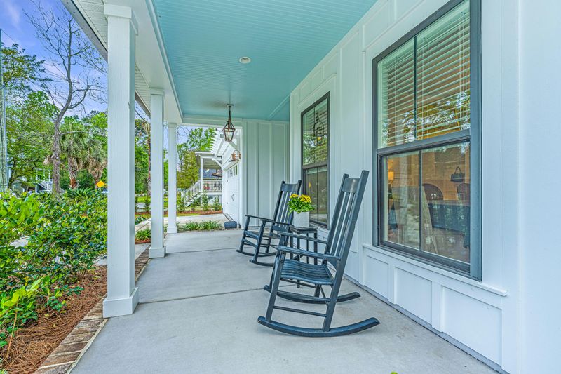 736 York St, Mount Pleasant, SC 29464