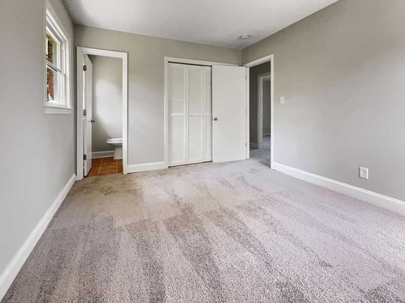 127 Kathryn Dr, Goose Creek, SC 29445