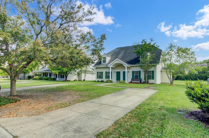 2097 Kings Gate Ln, Mount Pleasant, SC 29466