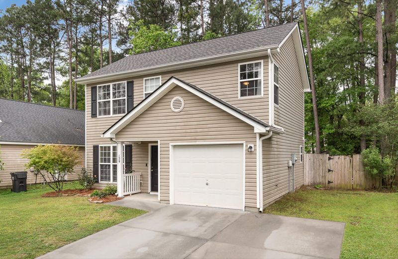 129 Trickle Dr, Summerville, SC 29483