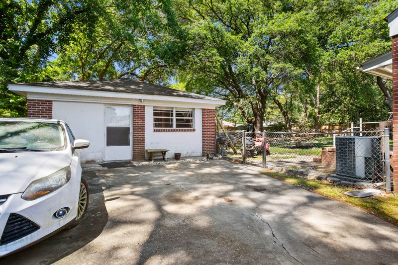 363 Wedgewood St, Charleston, SC 29407