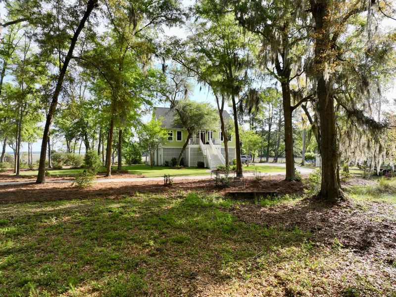 7736 Chaplin Garden Ln, Edisto Island, SC 29438