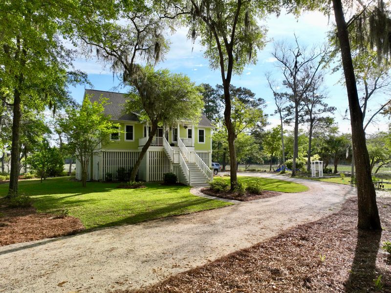 7736 Chaplin Garden Ln, Edisto Island, SC 29438